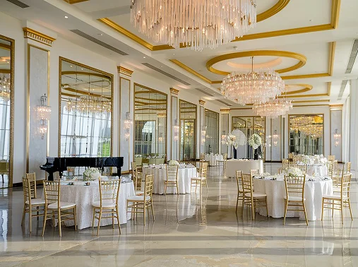 Accès facile grâce aux transports et gares proches.