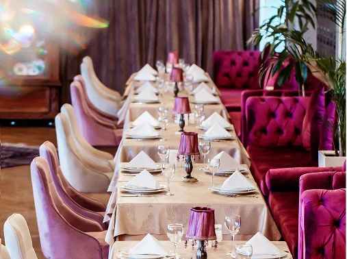 Personnalisez l’espace selon le thème ou la saison de votre réception